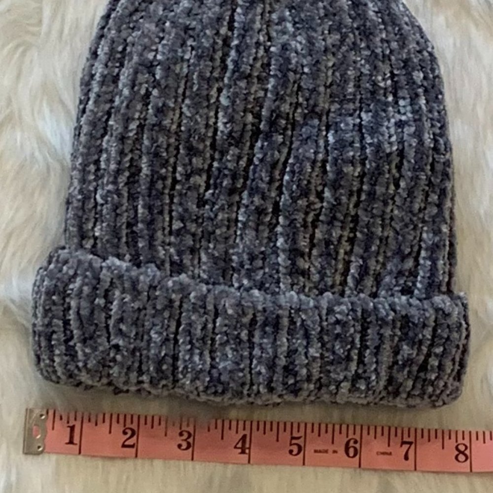 Super Soft & Cozy GRAY Chenille Beanie Winter Hat - Picture 4 of 8
